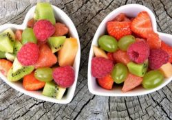 Manger des fruits le soir